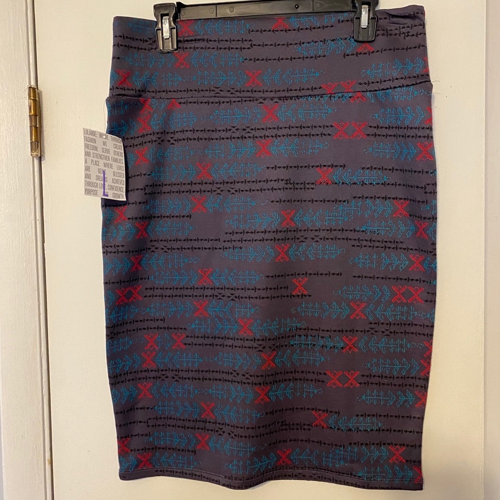 LuLaRoe Cassie skirt non stretchy fits like M